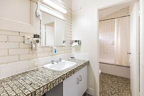 Wanderlight Motor Inn