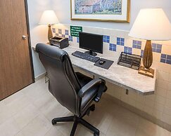 Quality Inn - In the business district