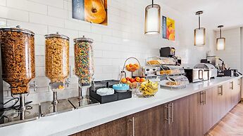 Best Western Plus Addison/Dallas Hotel