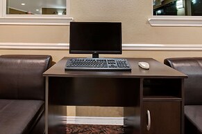 Super 8 by Wyndham Richardson Dallas