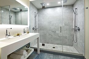 Hotel MDR Marina del Rey - a DoubleTree by Hilton