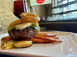 Delta Hotels by Marriott London Armouries