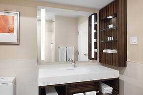 Delta Hotels by Marriott Edmonton Centre Suites