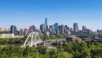 Delta Hotels by Marriott Edmonton Centre Suites