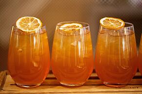 Delta Hotels by Marriott Edmonton Centre Suites