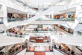 Delta Hotels by Marriott Edmonton Centre Suites