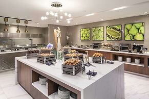 Hilton Garden Inn Ottawa Downtown