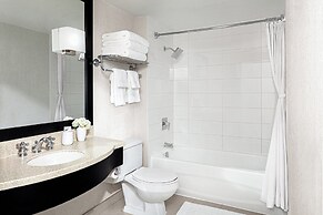 Chelsea Hotel, Toronto