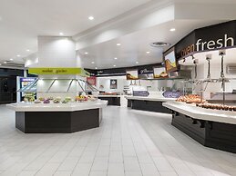 Chelsea Hotel, Toronto