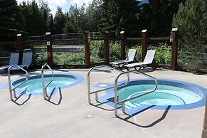 Tantalus Resort Lodge