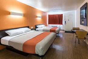 Motel 6 Stephenville, TX