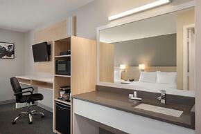 Days Inn by Wyndham Kelowna