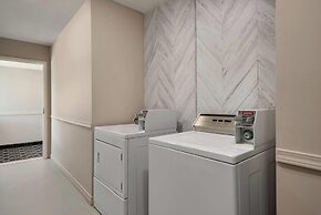 Days Inn by Wyndham Kelowna