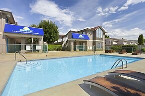 Days Inn by Wyndham Kelowna