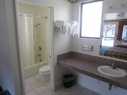 Monterey Fairgrounds Inn