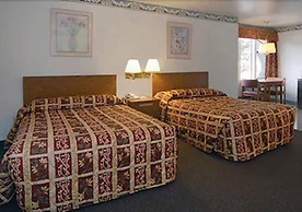 Monterey Fairgrounds Inn