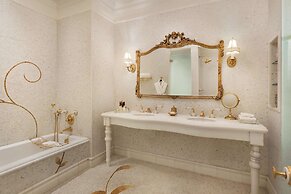 The Plaza - A Fairmont Managed Hotel