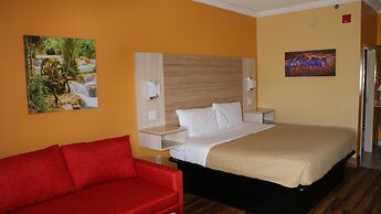 HomeTown Inn & Suites