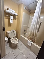 HomeTown Inn & Suites