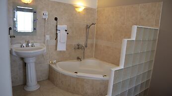 La Concha Beach Hotel & Club