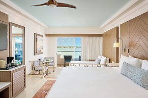 Wyndham Alltra Cancun All Inclusive Resort