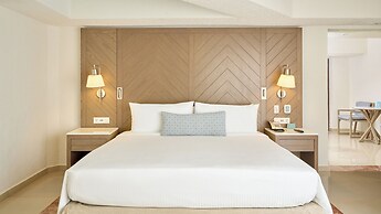 Wyndham Alltra Cancun All Inclusive Resort