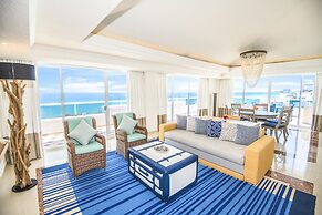 Wyndham Alltra Cancun All Inclusive Resort