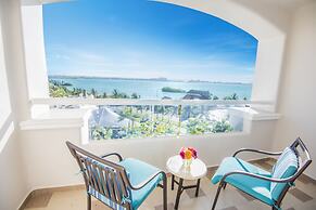 Wyndham Alltra Cancun All Inclusive Resort