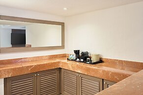 Wyndham Alltra Cancun All Inclusive Resort