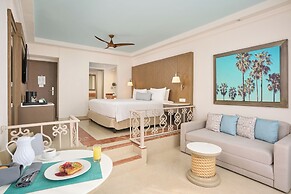 Wyndham Alltra Cancun All Inclusive Resort