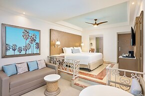 Wyndham Alltra Cancun All Inclusive Resort