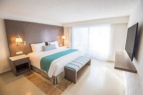 Wyndham Alltra Cancun All Inclusive Resort
