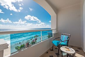 Wyndham Alltra Cancun All Inclusive Resort