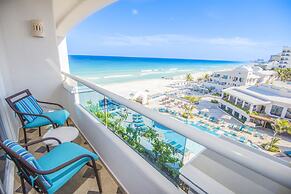 Wyndham Alltra Cancun All Inclusive Resort