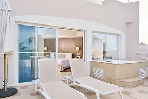 Wyndham Alltra Cancun All Inclusive Resort