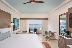 Wyndham Alltra Cancun All Inclusive Resort