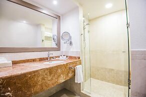 Wyndham Alltra Cancun All Inclusive Resort