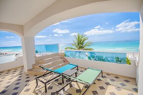 Wyndham Alltra Cancun All Inclusive Resort