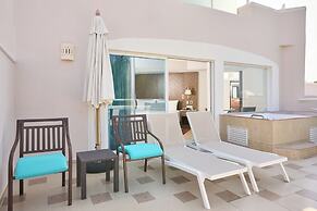 Wyndham Alltra Cancun All Inclusive Resort