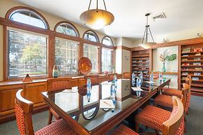 Chase Suite Hotel Newark-Fremont