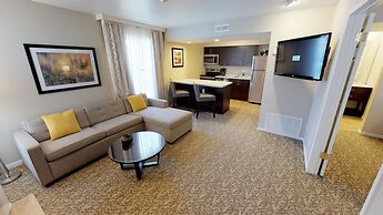 Chase Suite Hotel Newark-Fremont
