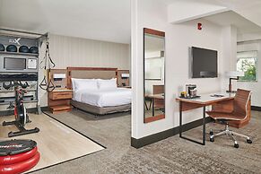 DoubleTree by Hilton Fullerton