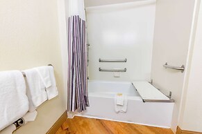 La Quinta Inn & Suites by Wyndham Ft Lauderdale Cypress Cr