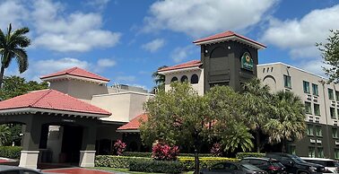 La Quinta Inn & Suites by Wyndham Ft Lauderdale Cypress Cr