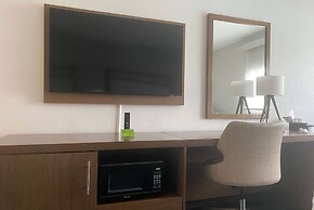 La Quinta Inn & Suites by Wyndham Ft Lauderdale Cypress Cr