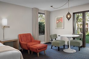 Ashland Hills Hotel & Suites