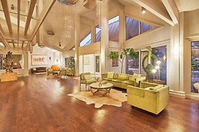 Ashland Hills Hotel & Suites