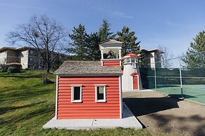 Ashland Hills Hotel & Suites