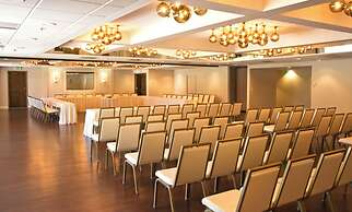 Ashland Hills Hotel & Suites