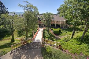 Ashland Hills Hotel & Suites